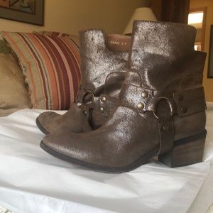 Donald Pliner western couture collection boots